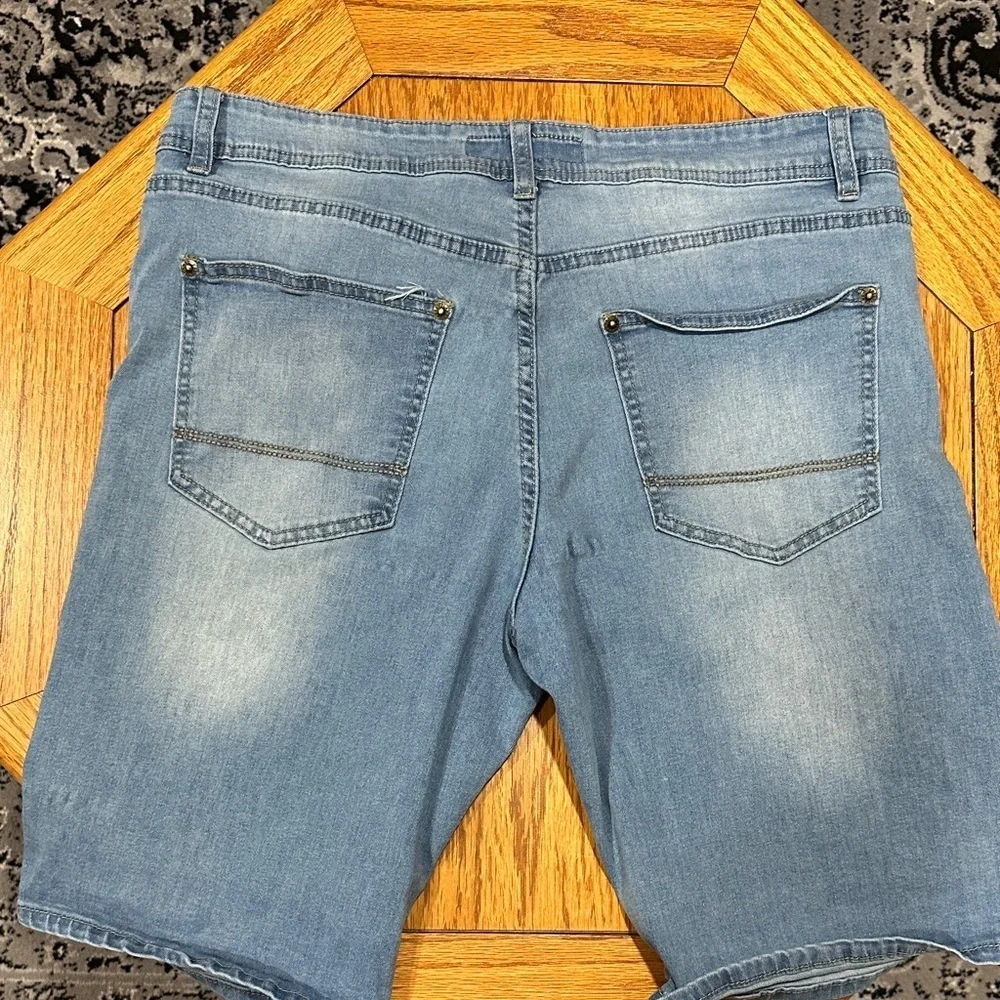 **FREE PLANET* Men’s Light Wash Denim Bermuda Shorts Size 33